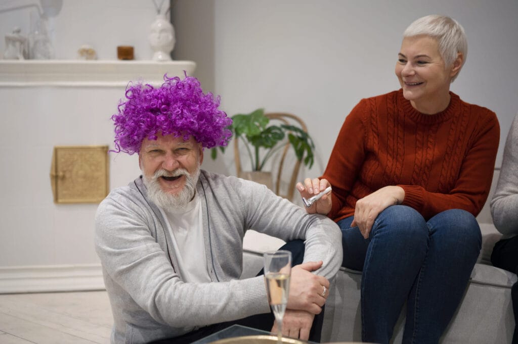 Junho Violeta: como chamar atenção para a campanha de combate à violência contra a pessoa idosa